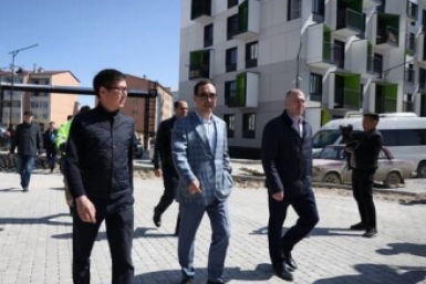 Глава Якутии поручил не сбавлять темпов строительства микрорайона &quotЗвездный&quot Андрей Сорокин, ЯСИА