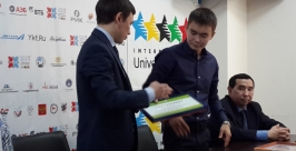 Чемпиону России по боксу вручили 200 тысяч рублей в Якутии Алена Подковырова, YakutiaMedia