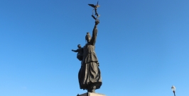 Площадь матери открыли в Якутске Яна Лазарева, YakutiaMedia