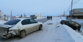 Две иномарки столкнулись на встречной полосе Намского тракта в Якутске Пресс-служба МВД РФ по РС(Я)