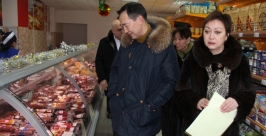 Ни дефицита, ни ажиотажа, ни повышения стоимости продуктов не наблюдается – Айсен Николаев ОА г.Якутска