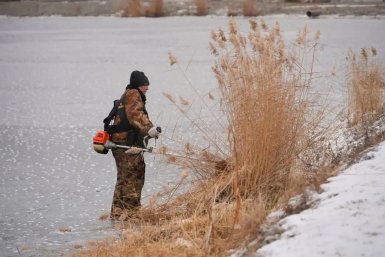 В Якутске стартовал масштабный покос камыша на городских озерах С личной страницы Д.Садовникова