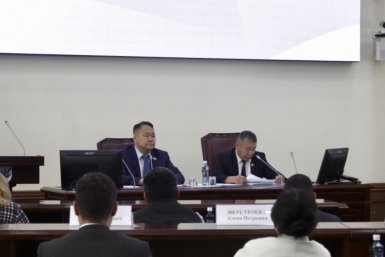 Глава Якутска ответил депутатам о новых поликлиниках и переносе спортзалов пресс-служба мэрии Якутска
