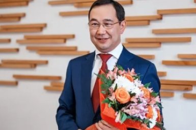 Глава Якутии Айсен Николаев поздравил с Днём матери