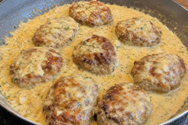 Сочные котлеты с томленым луком: вкуснее вы точно не ели — советский секрет "тех самых" котлет