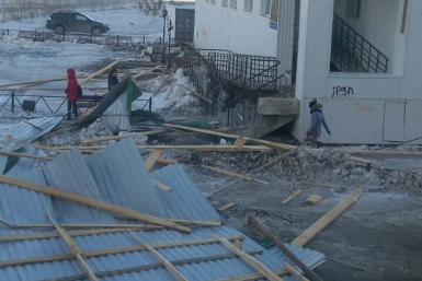 Последствия ураганного ветра в Якутске Алена Подковырова, YakutiaMedia