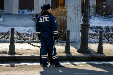 В Якутии инспектор ДПС требовал по 10 тысяч рублей с автомобилистов, нарушивших правила Прокудин Егор,PrimaMedia