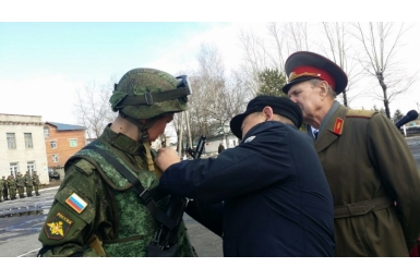 Якутянину вручили награду за участие в спасении 4-х летней девочки, которую нашли в лесу Постпредство РС (Я) на Дальнем Востоке