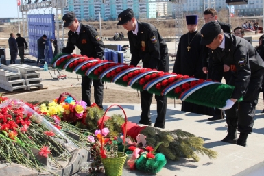 Якутские судебные приставы почтили память воинов, павших за родину Яна Лазарева, YakutiaMedia