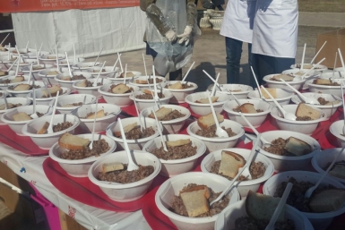 Полевая кухня развернулась на главной площади Якутска   Алена Подковырова, YakutiaMedia