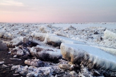 Густой ледоход наблюдается на реке Лене в Жиганском улусе Якутии Нюргуяна Иванова, Yakutiamedia