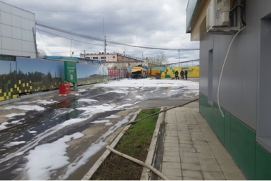 Директора заправки наказали за разлив бензина в Якутске Пресс-служба Минприроды РС (Я)