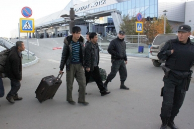Якутские судебные приставы выдворили 132 нелегальных мигранта УФССП по Якутии