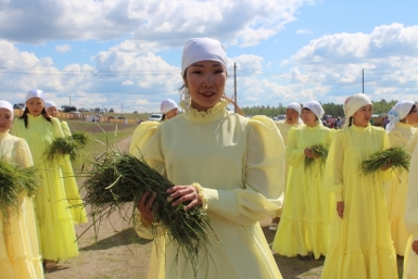 В 2016 году Ысыах Олонхо пройдет в Верхоянском улусе Якутии Нюргуяна Иванова, Yakutiamedia