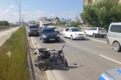 Пьяный якутянин усадил в самодельную коляску мотоцикла 3-летнего сына и попал с ним в ДТП МВД по РС (Я)