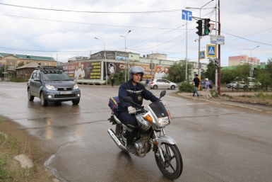 Спасательские мотопатрули продолжают дежурить на дорогах столицы Якутии Служба спасения РС (Я)