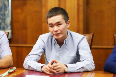 Чемпиону Европы по боксу якутянину Василию Егорову вручили 3 млн рублей egorborisov.ru 