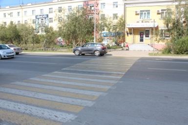 Пешеходные &quotзебры&quot пожелтели в Якутске Лазарева Яна, YakutiaMedia