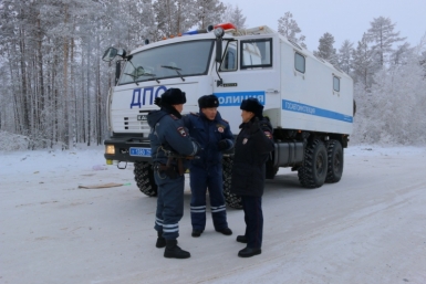 В канистрах везли этиловый спирт по федеральное дороге Лена в Якутии  пресс-служба МВД по Якутии