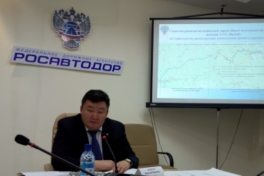 Ледовую переправу через реку Лену в Якутске передали управлению автодороги &quotВилюй&quot Нюргуяна Иванова, Yakutiamedia