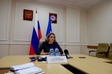 За услугами МФЦ в 2015 году обратилось 372 тысячи человек в Якутии Нюргуяна Иванова, Yakutiamedia