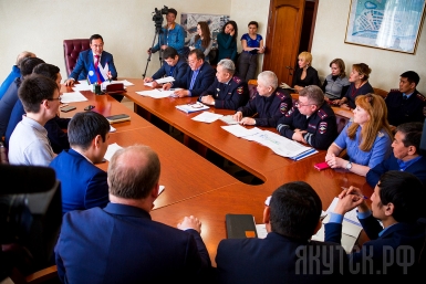 Остановки и опасные перекрестки оградят &quotотбойниками&quot в Якутске  Администрация г.Якутска