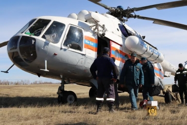 Оперативная группа МЧС из Якутска вылетела в Ленск  Пресс-служба МЧС России по РС (Я)